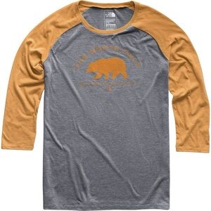 North Face. Heritage 3/4 Sleeve Tri Blend Tshirt. Gray/Gold. Size Large.